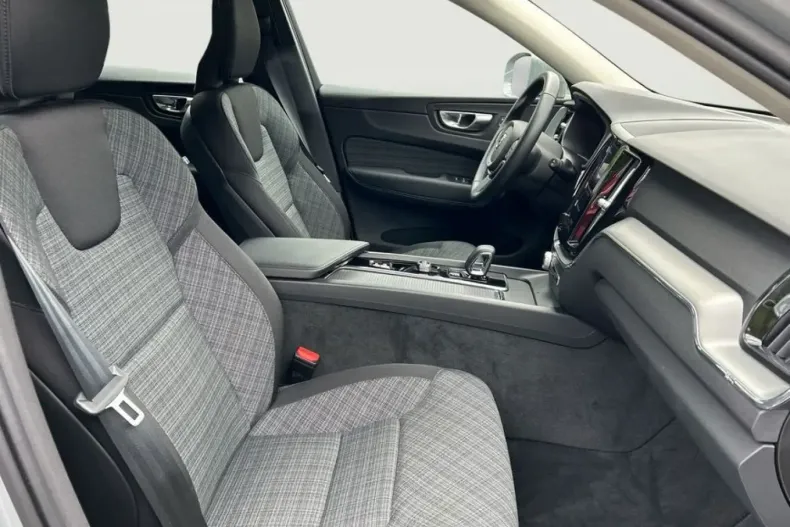 Volvo XC60 din 2024 cu 15.212 km - oferta VOL129343 - foto 13