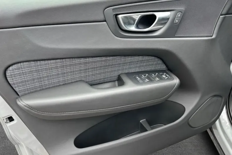 Volvo XC60 din 2024 cu 15.212 km - oferta VOL129343 - foto 20