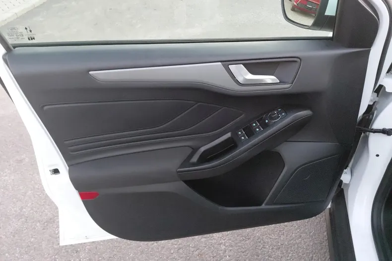 Ford Focus din 2022 cu 82.047 km - oferta FOR129382 - foto 18