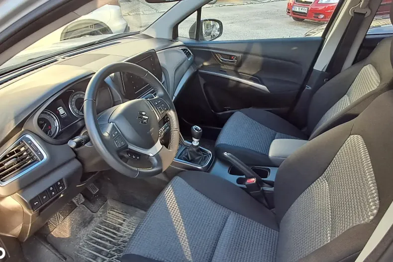 Suzuki SX4 din 2024 cu 37.000 km - oferta SUZ129383 - foto 5