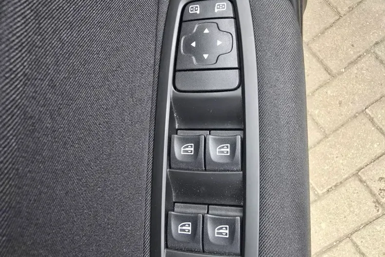 Renault Megane din 2021 cu 68.373 km - oferta REN129441 - foto 7