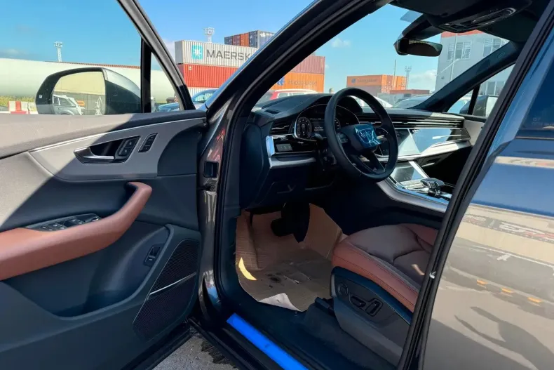 Audi Q7 din 2024 cu 10 km - oferta AUD129490 - foto 7