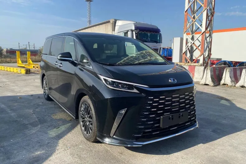 Lexus LM din 2024 cu 10 km - oferta LEX129497 - foto 1