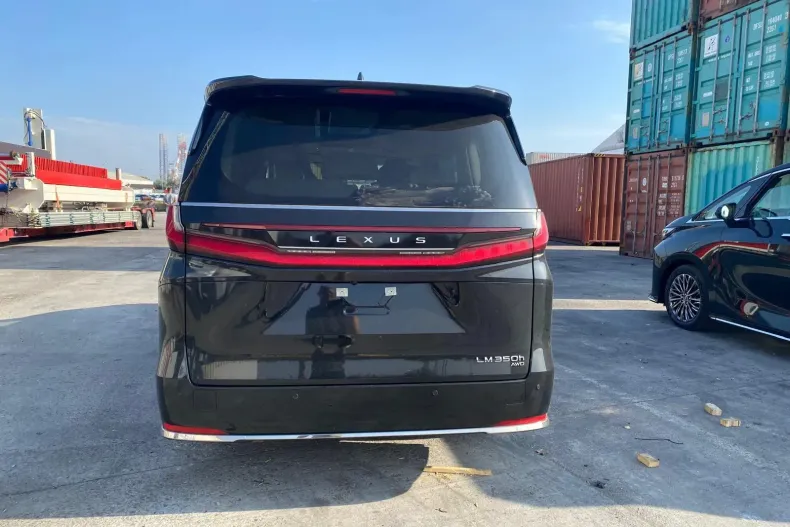 Lexus LM din 2024 cu 10 km - oferta LEX129497 - foto 3