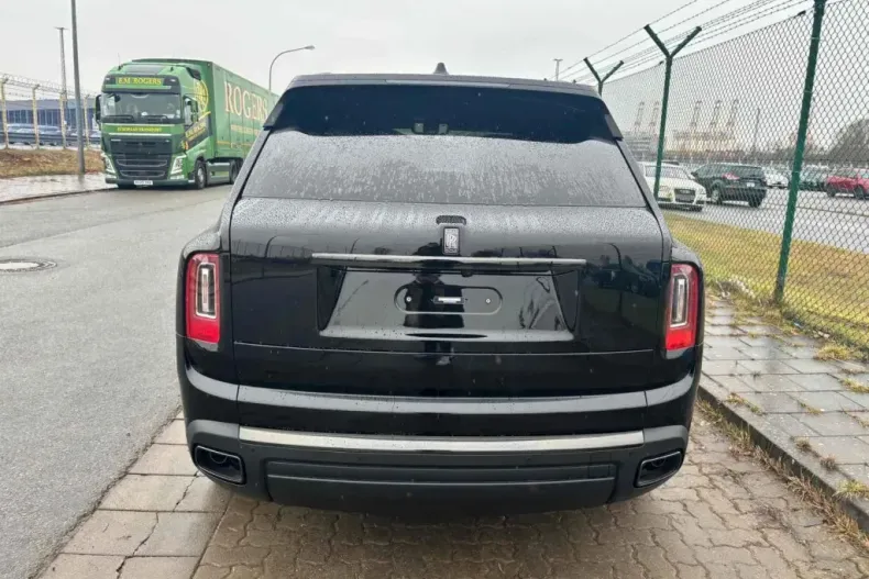 Rolls-Royce Cullinan din 2024 cu 10 km - oferta ROL129500 - foto 3