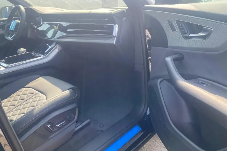 Audi Q8 din 2024 cu 10 km - oferta AUD129501 - foto 11