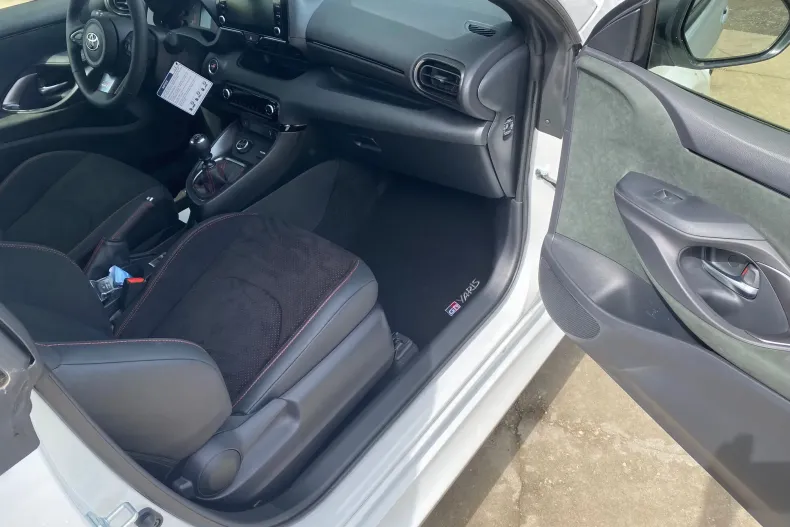Toyota Yaris din 2024 cu 10 km - oferta TOY129502 - foto 13