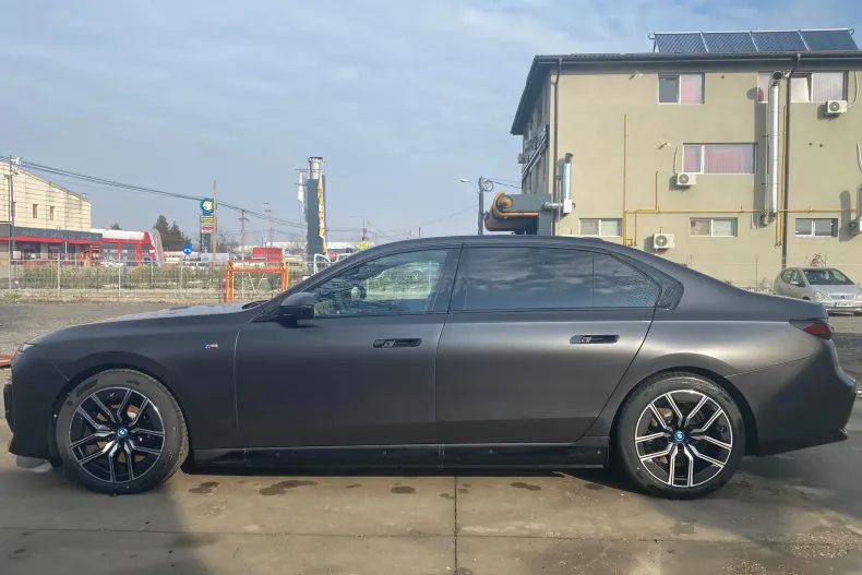 BMW i7 din 2023 cu 10 km - oferta BMW129509 - foto 6