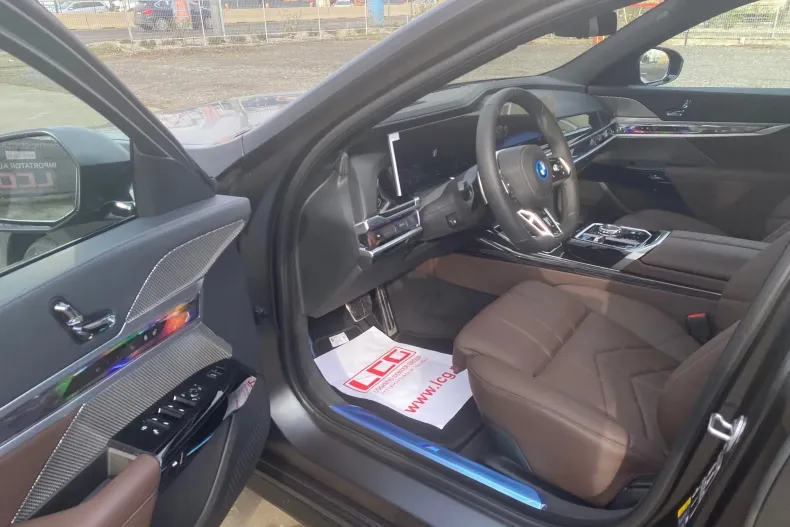 BMW i7 din 2023 cu 10 km - oferta BMW129509 - foto 9