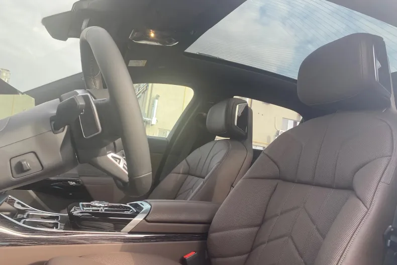 BMW i7 din 2023 cu 10 km - oferta BMW129509 - foto 10