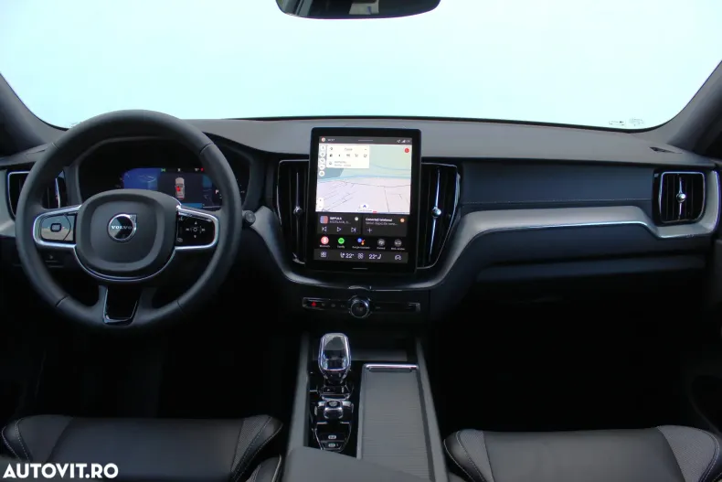 Volvo XC60 din 2025 cu 1.000 km - oferta VOL129512 - foto 12
