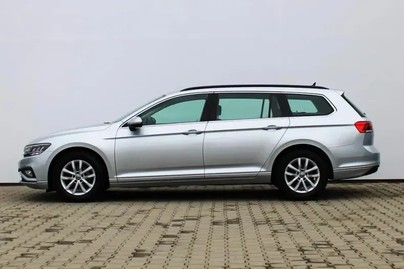 Volkswagen Passat din 2022 cu 130.419 km - oferta VOL129522 - foto 2