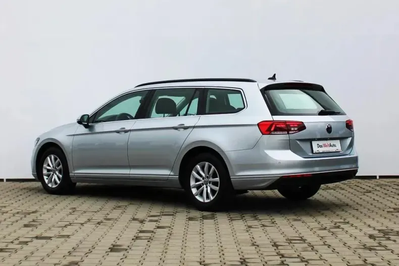 Volkswagen Passat din 2022 cu 130.419 km - oferta VOL129522 - foto 3