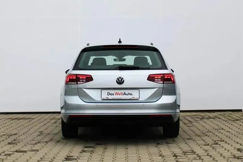 Volkswagen Passat din 2022 cu 130.419 km - oferta VOL129522 - foto 4