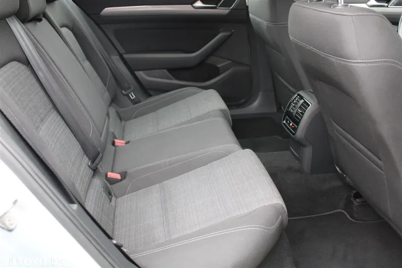 Volkswagen Passat din 2022 cu 130.419 km - oferta VOL129522 - foto 13