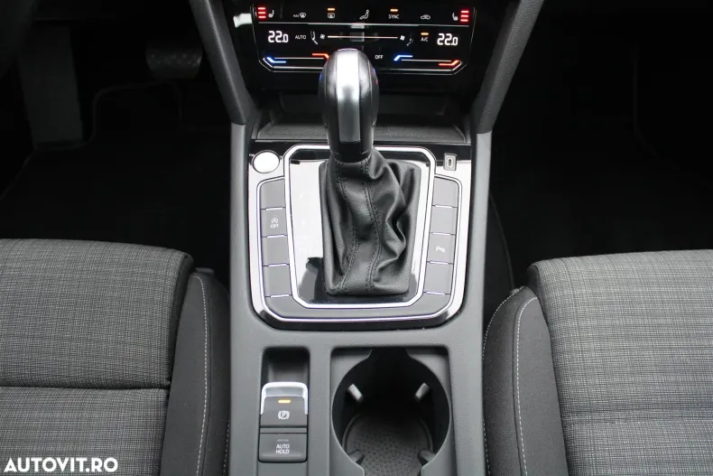 Volkswagen Passat din 2022 cu 130.419 km - oferta VOL129522 - foto 19