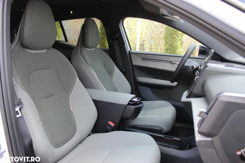 Volvo EX30 din 2024 cu 5 km - oferta VOL129524 - foto 7