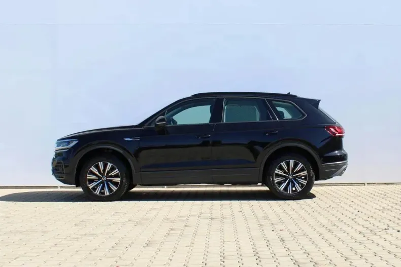 Volkswagen Touareg din 2022 cu 74.189 km - oferta VOL129539 - foto 2