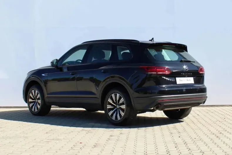 Volkswagen Touareg din 2022 cu 74.189 km - oferta VOL129539 - foto 3
