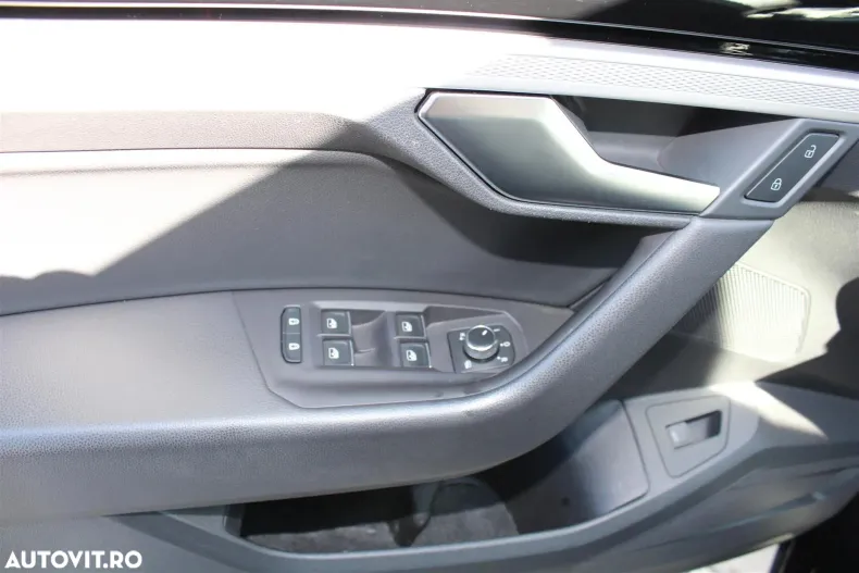 Volkswagen Touareg din 2022 cu 74.189 km - oferta VOL129539 - foto 9