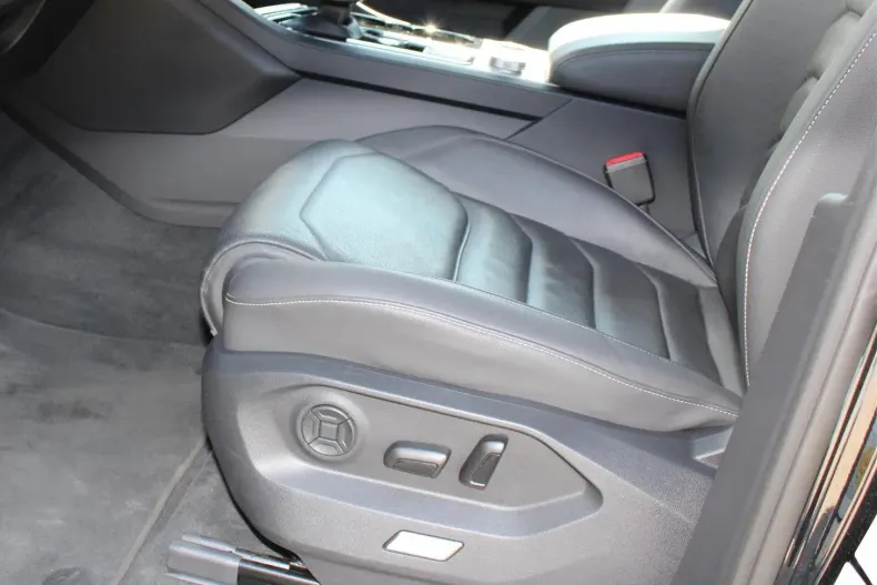 Volkswagen Touareg din 2022 cu 74.189 km - oferta VOL129539 - foto 10