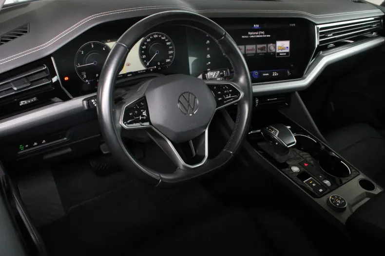 Volkswagen Touareg din 2022 cu 74.189 km - oferta VOL129539 - foto 11
