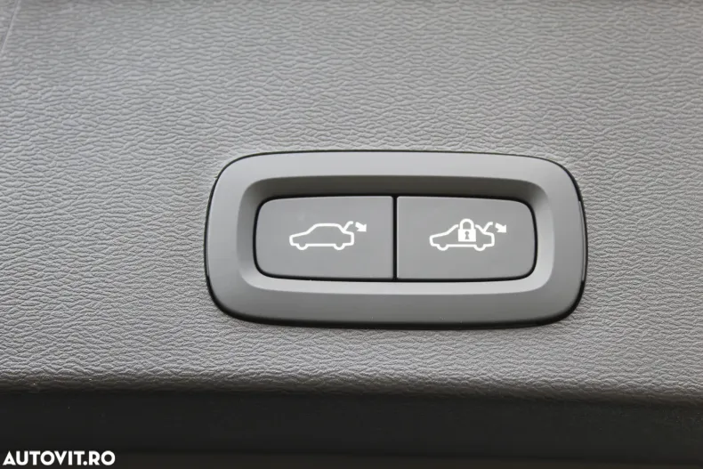 Volvo XC40 din 2025 cu 500 km - oferta VOL129540 - foto 4