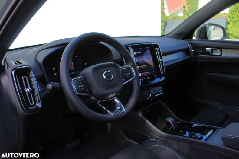 Volvo XC40 din 2025 cu 500 km - oferta VOL129540 - foto 17