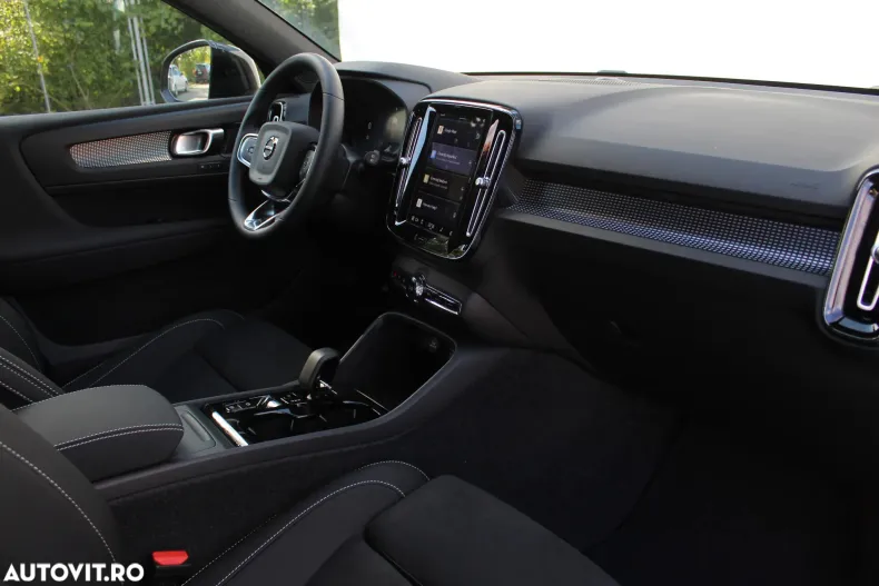 Volvo XC40 din 2025 cu 500 km - oferta VOL129540 - foto 19