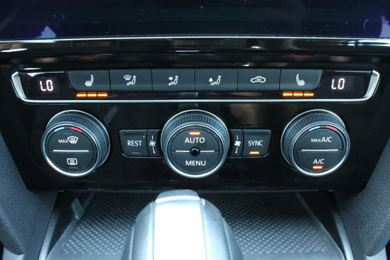 Volkswagen Passat din 2020 cu 57.001 km - oferta VOL129546 - foto 20