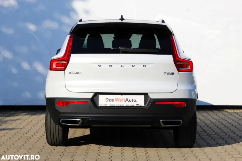 Volvo XC40 din 2020 cu 52.243 km - oferta VOL129548 - foto 4