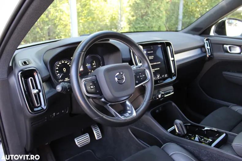 Volvo XC40 din 2020 cu 52.243 km - oferta VOL129548 - foto 11