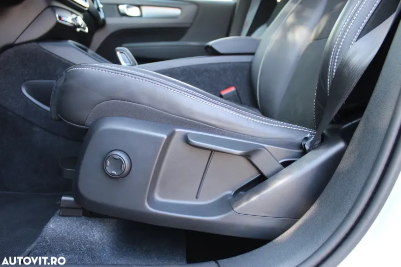 Volvo XC40 din 2020 cu 52.243 km - oferta VOL129548 - foto 21