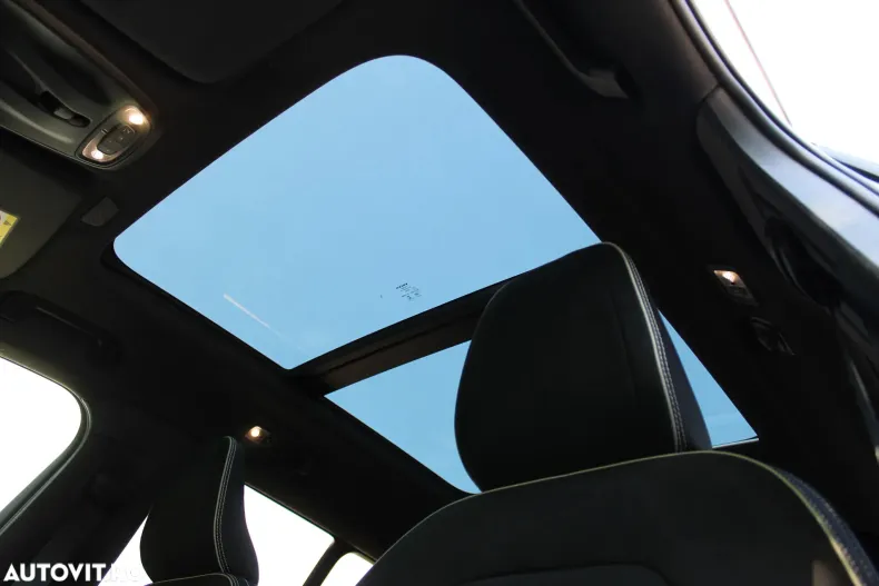 Volvo XC40 din 2020 cu 52.243 km - oferta VOL129548 - foto 31