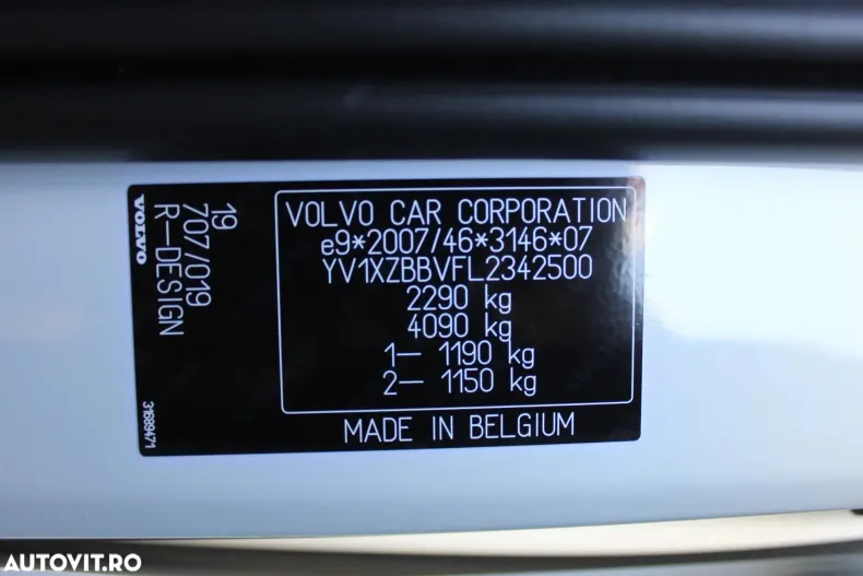 Volvo XC40 din 2020 cu 52.243 km - oferta VOL129548 - foto 36