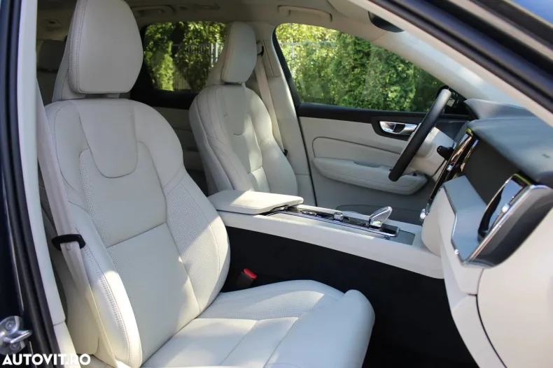Volvo XC60 din 2025 cu 5 km - oferta VOL129549 - foto 11