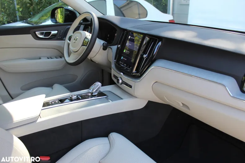 Volvo XC60 din 2025 cu 5 km - oferta VOL129549 - foto 12