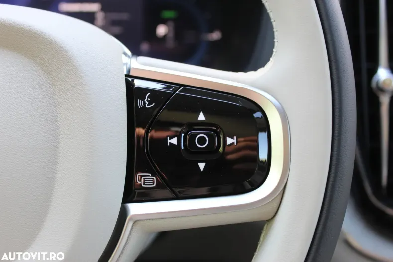 Volvo XC60 din 2025 cu 5 km - oferta VOL129549 - foto 17