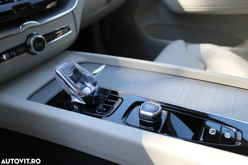 Volvo XC60 din 2025 cu 5 km - oferta VOL129549 - foto 18