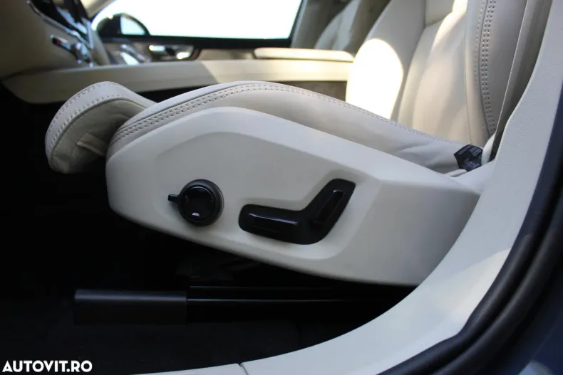 Volvo XC60 din 2025 cu 5 km - oferta VOL129549 - foto 32