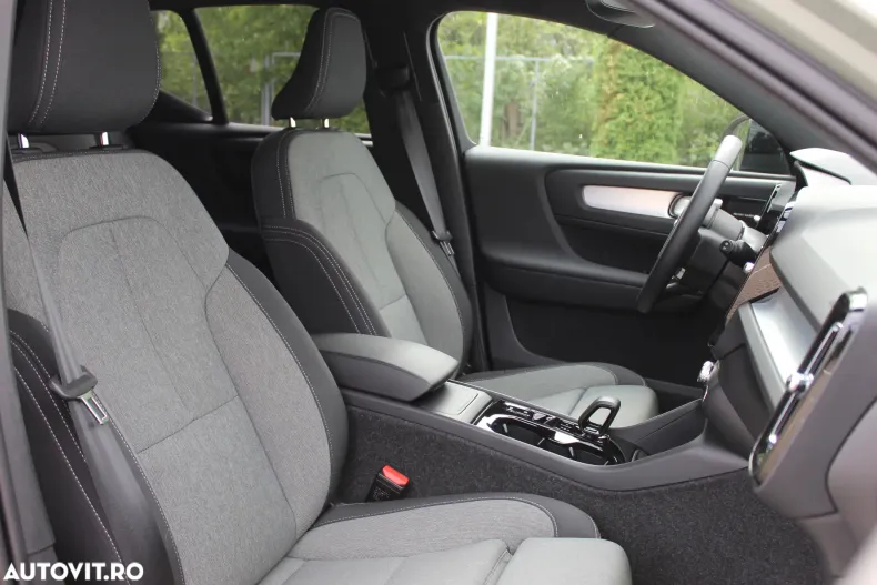 Volvo XC40 din 2025 cu 3.000 km - oferta VOL129554 - foto 11