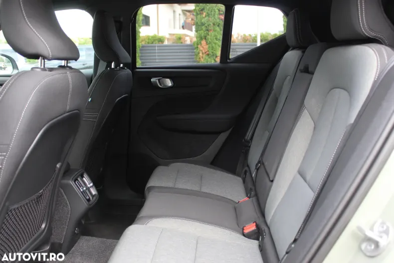 Volvo XC40 din 2025 cu 3.000 km - oferta VOL129554 - foto 14