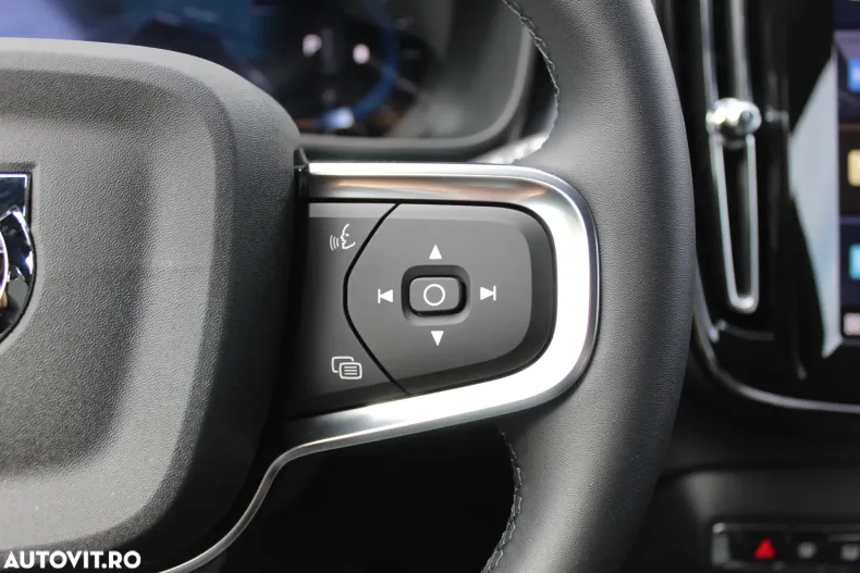 Volvo XC40 din 2025 cu 3.000 km - oferta VOL129554 - foto 18