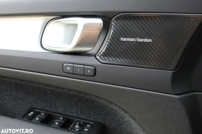 Volvo XC40 din 2025 cu 3.000 km - oferta VOL129554 - foto 38