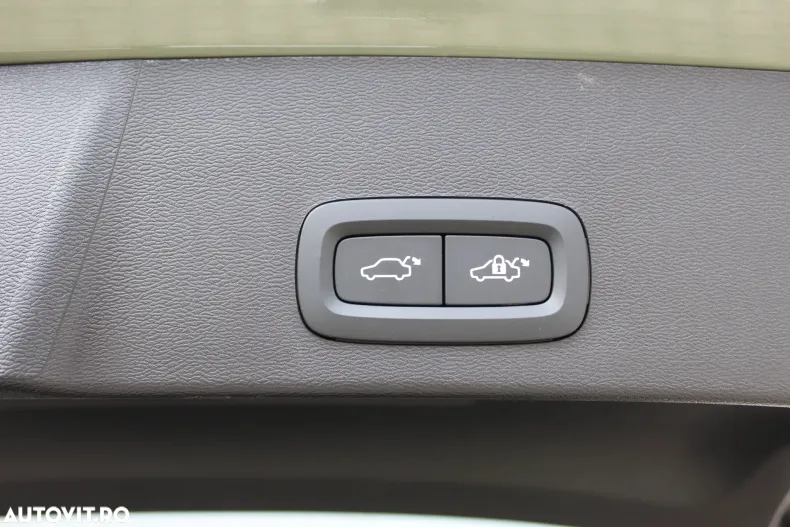 Volvo XC40 din 2025 cu 3.000 km - oferta VOL129554 - foto 39