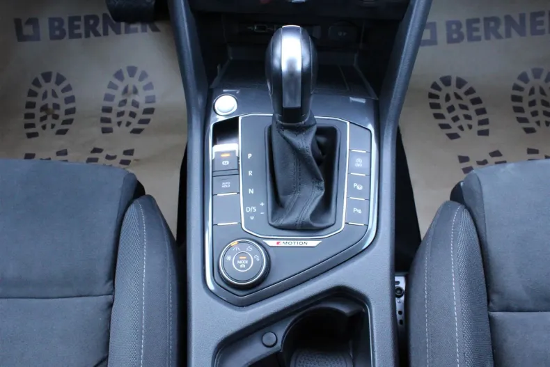 Volkswagen Tiguan din 2020 cu 92.394 km - oferta VOL129555 - foto 21