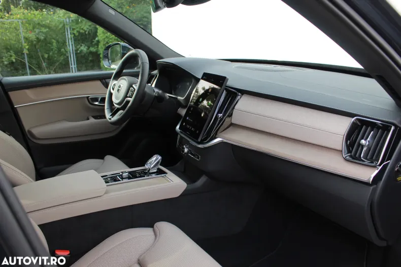 Volvo XC90 din 2025 cu 5 km - oferta VOL129556 - foto 12