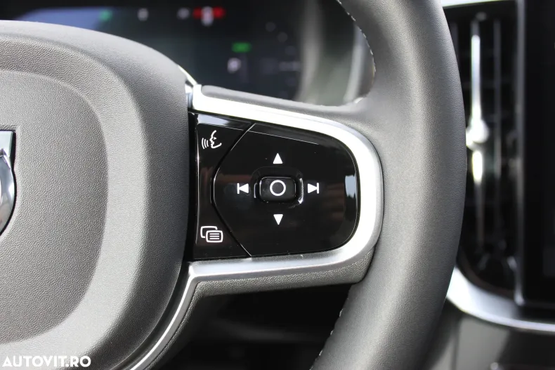 Volvo XC90 din 2025 cu 5 km - oferta VOL129556 - foto 23