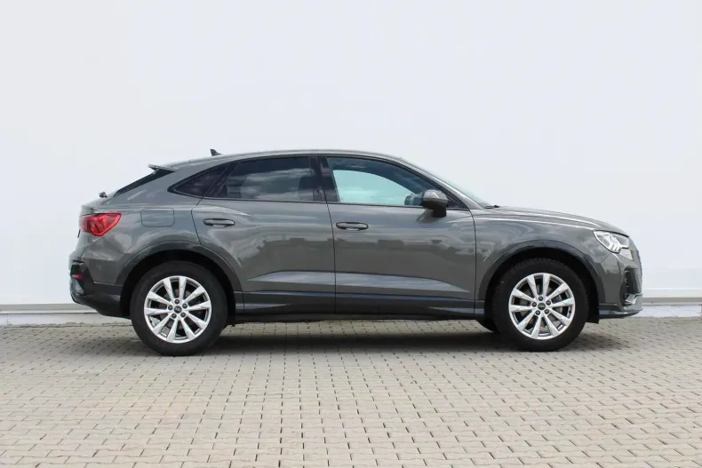 Audi Q3 din 2023 cu 21.909 km - oferta AUD129574 - foto 6