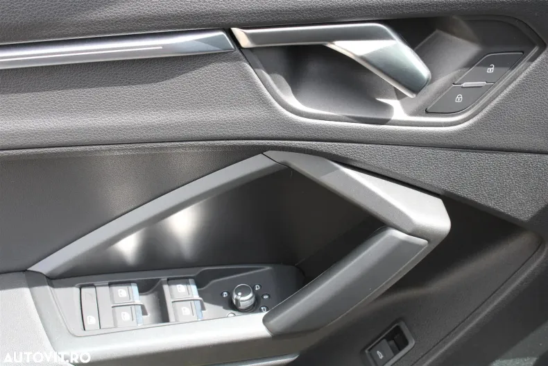 Audi Q3 din 2023 cu 21.909 km - oferta AUD129574 - foto 9
